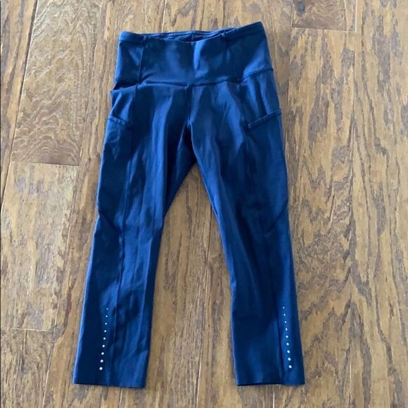 Navy Lululemon leggings - Picture 2 of 3